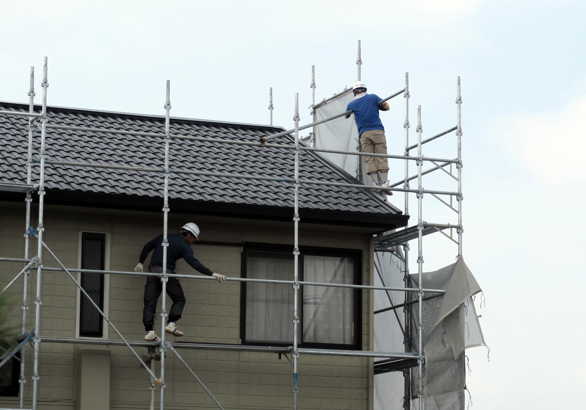 屋根の耐用年数は何年？どんな塗装や補修が必要か解説